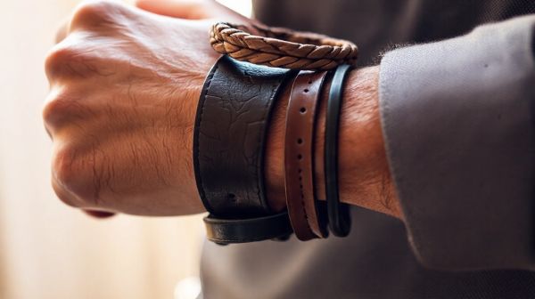 Top 5 bracelets en cuir pour un style masculin unique