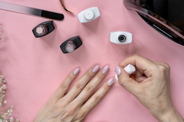 Vernis semi-permanent vegan : pourquoi faire ce choix ?